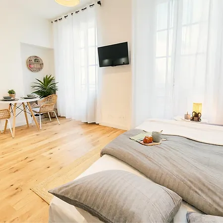 Modern With Ac Near Old & *