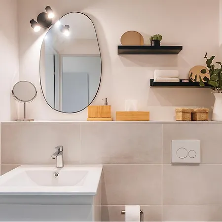 Modern With Ac Near Old & Apartament *