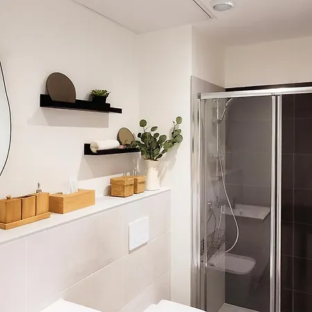 Apartment Modern With Ac Near Old & Nizza