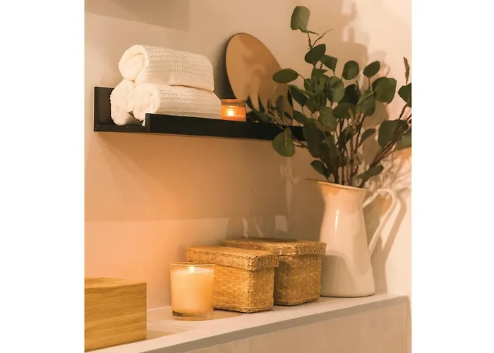 Modern With Ac Near Old & شقة نيس